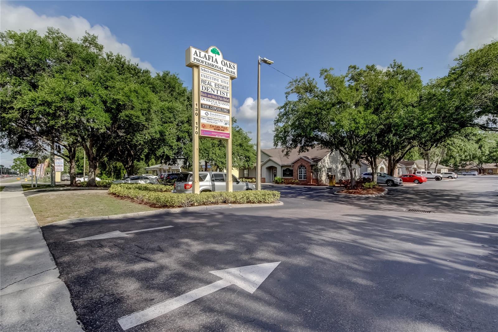 130 E BLOOMINGDALE AVE, BRANDON, FL, 33511