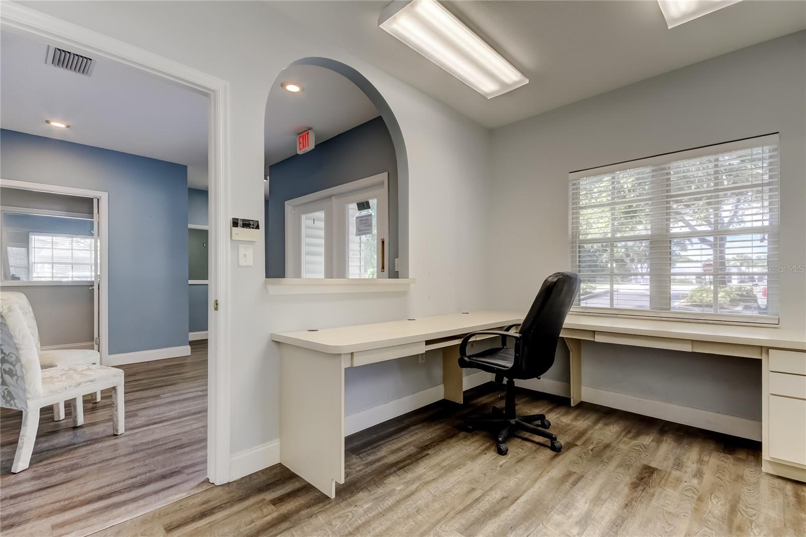 130 E BLOOMINGDALE AVE, BRANDON, FL, 33511