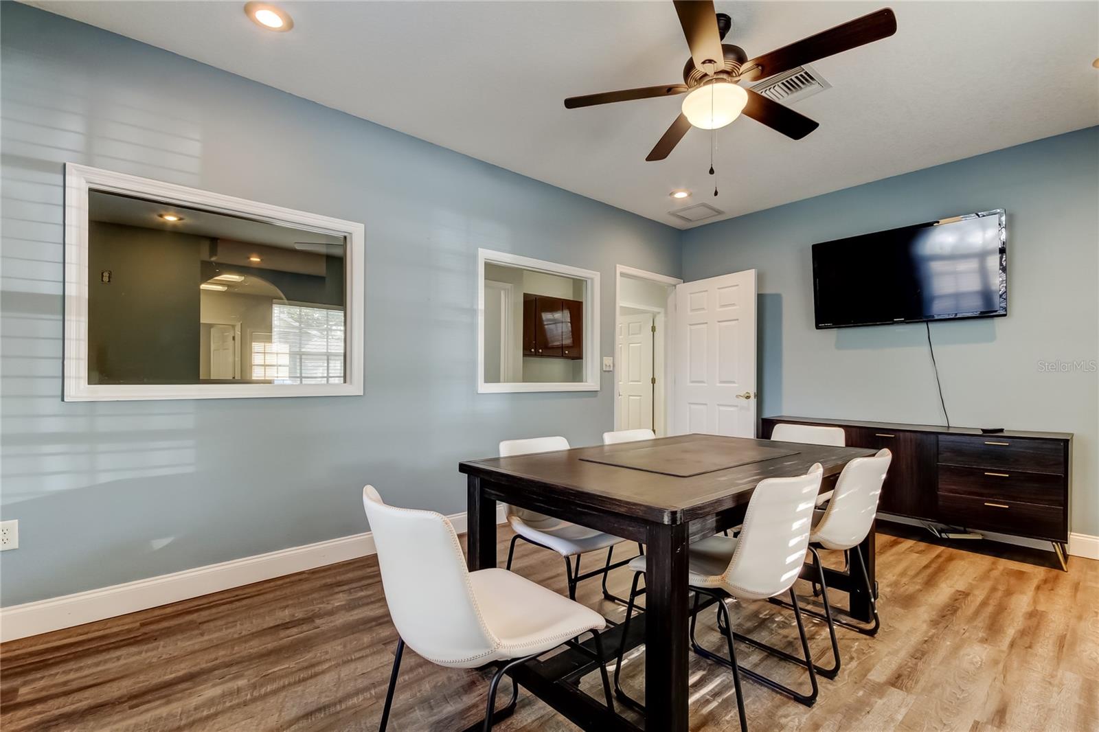 130 E BLOOMINGDALE AVE, BRANDON, FL, 33511