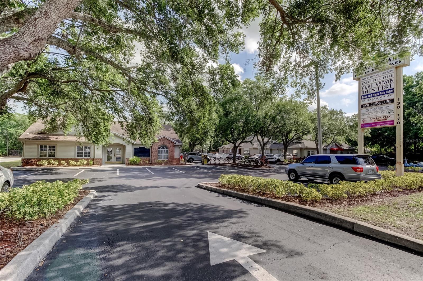 130 E BLOOMINGDALE AVE, BRANDON, FL, 33511