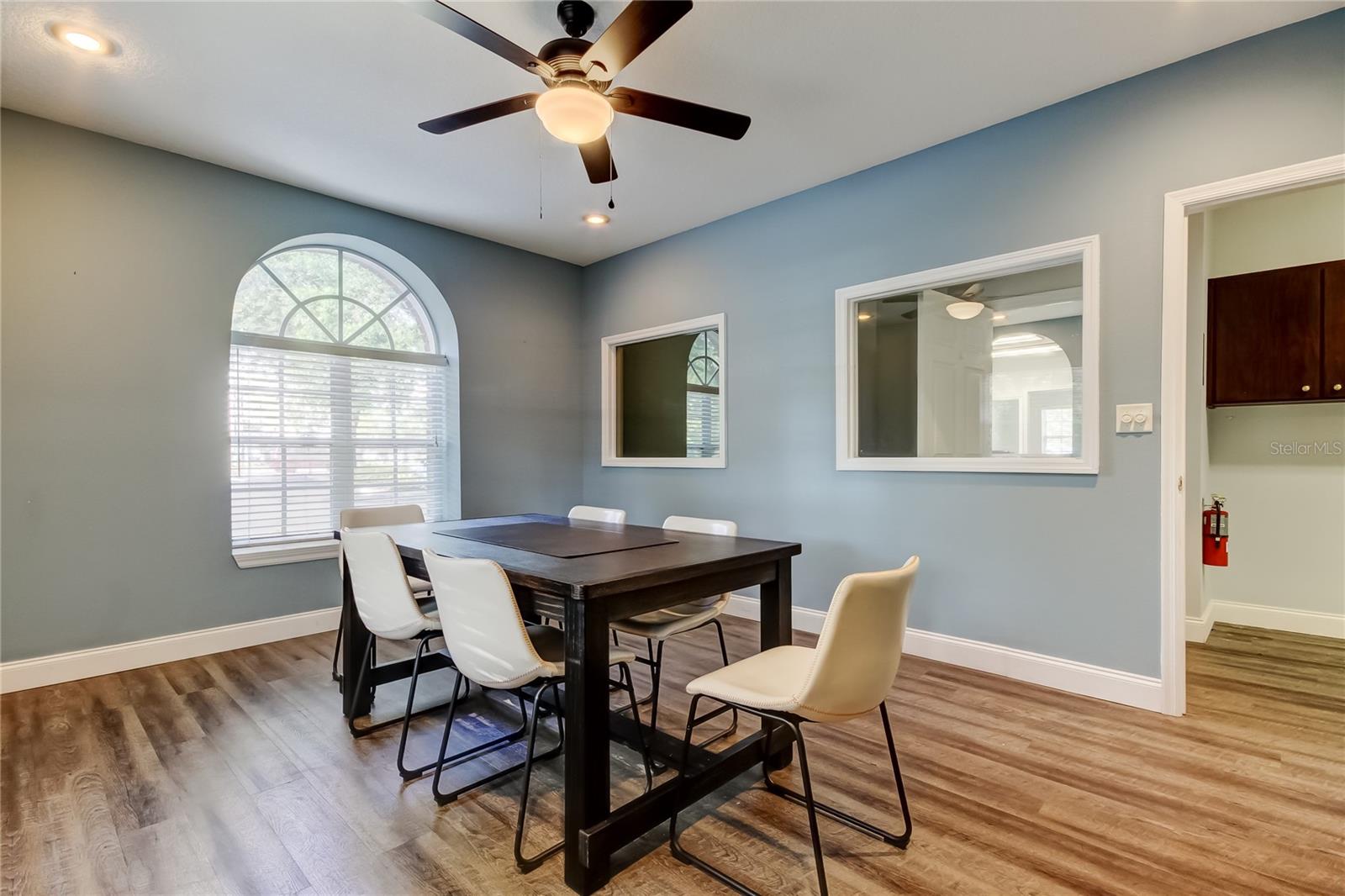 130 E BLOOMINGDALE AVE, BRANDON, FL, 33511