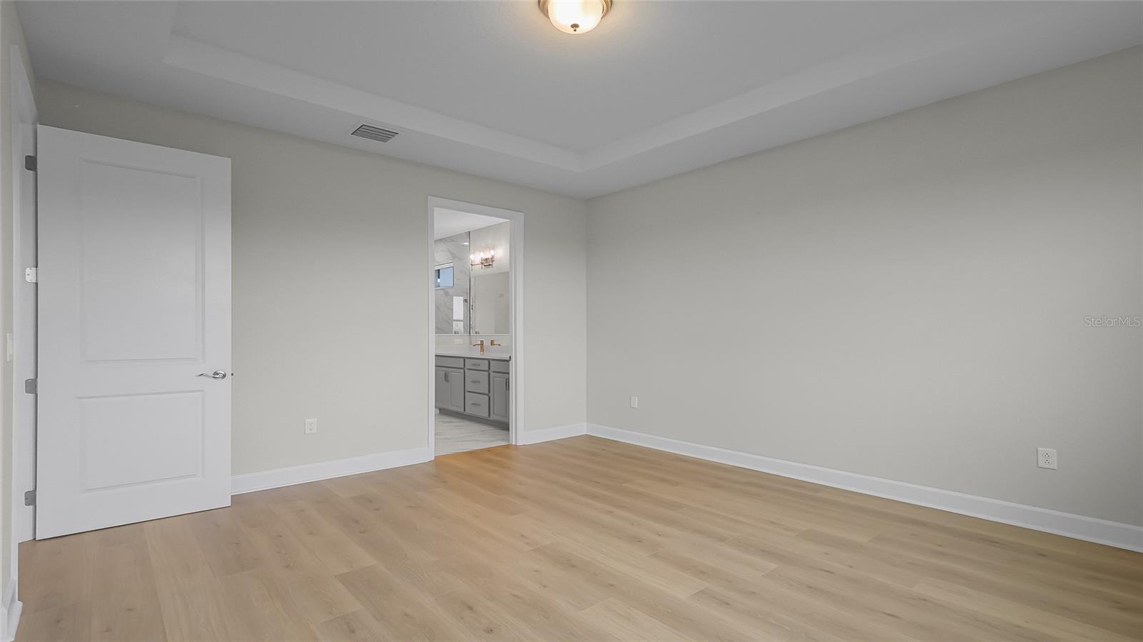 570 HAMMOCK OAKS BLVD, LADY LAKE, FL, 32159