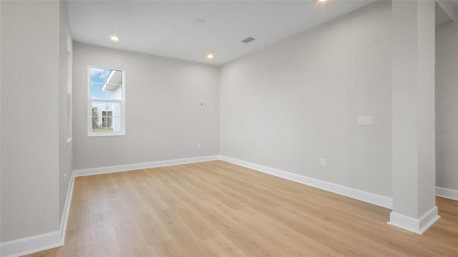 570 HAMMOCK OAKS BLVD, LADY LAKE, FL, 32159