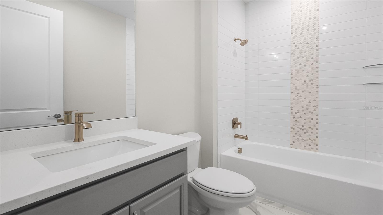 570 HAMMOCK OAKS BLVD, LADY LAKE, FL, 32159