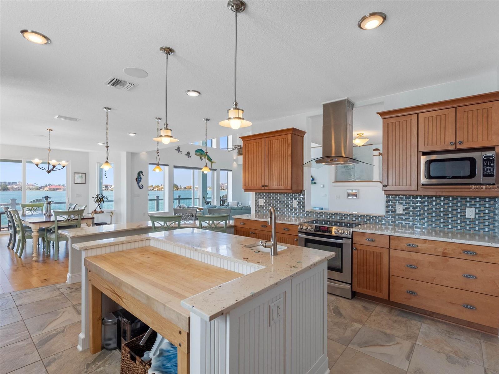 TB8388340 Property Photo