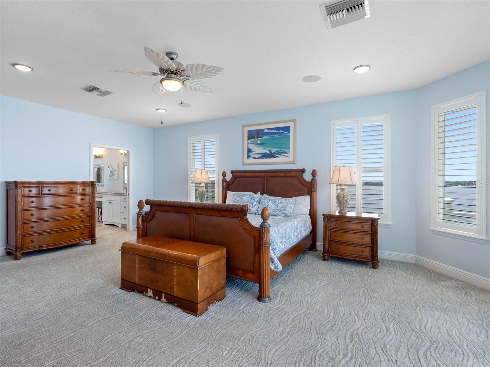 TB8388340 Property Photo