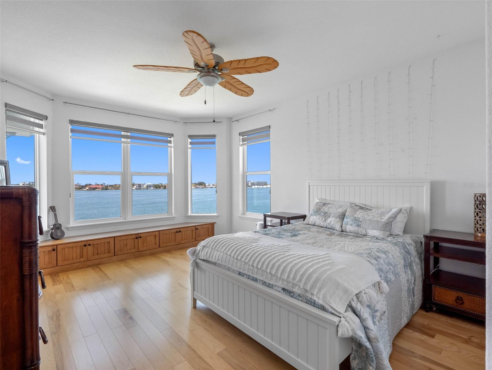 TB8388340 Property Photo