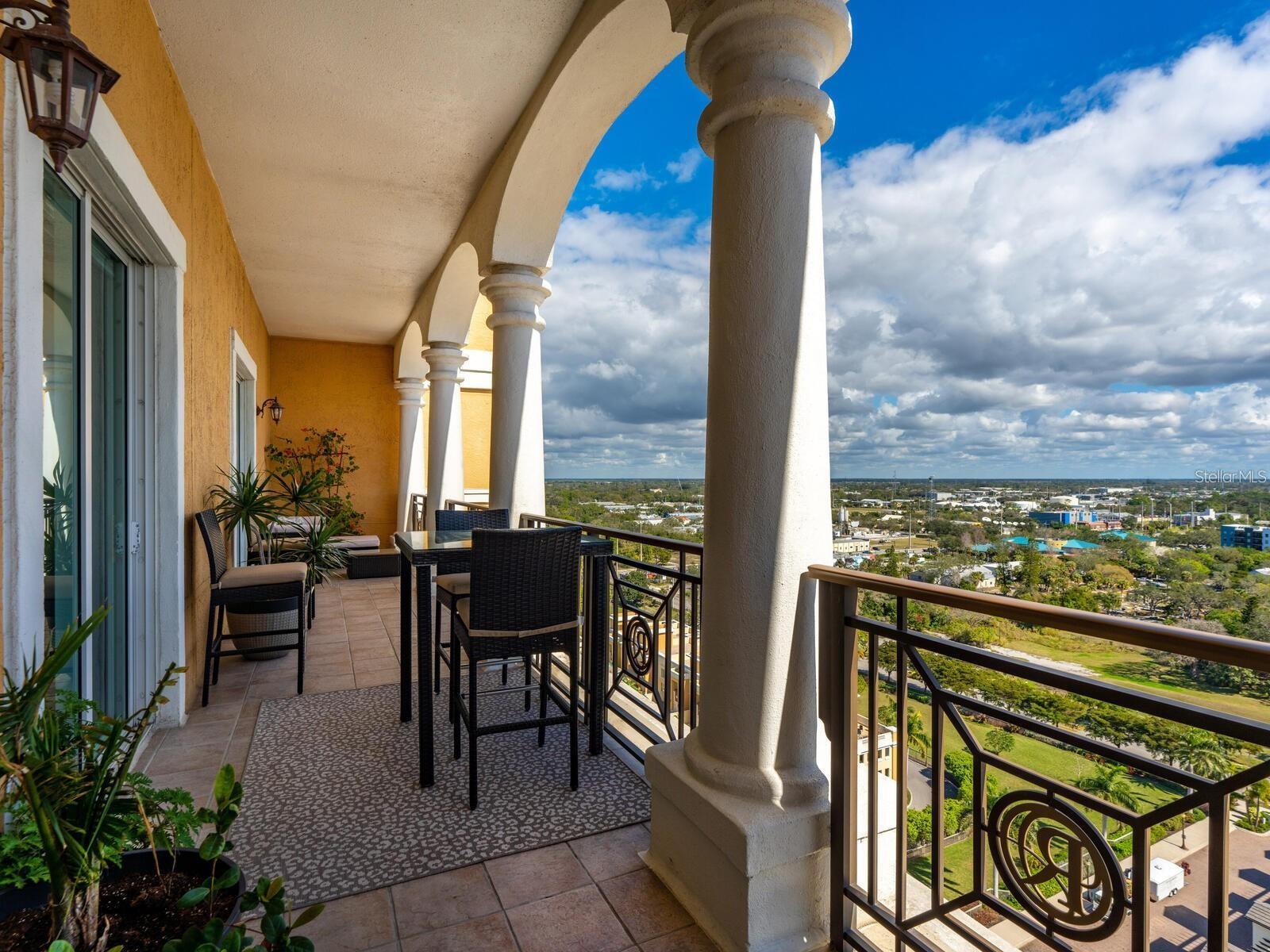 750 N TAMIAMI TRL #PH2, SARASOTA, FL, 34236