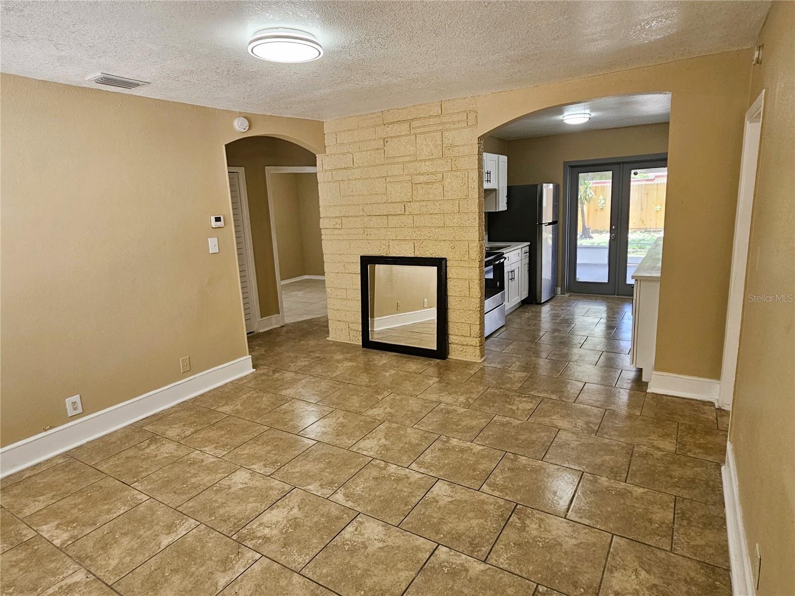 2221 E ANNIE ST, TAMPA, FL, 33612