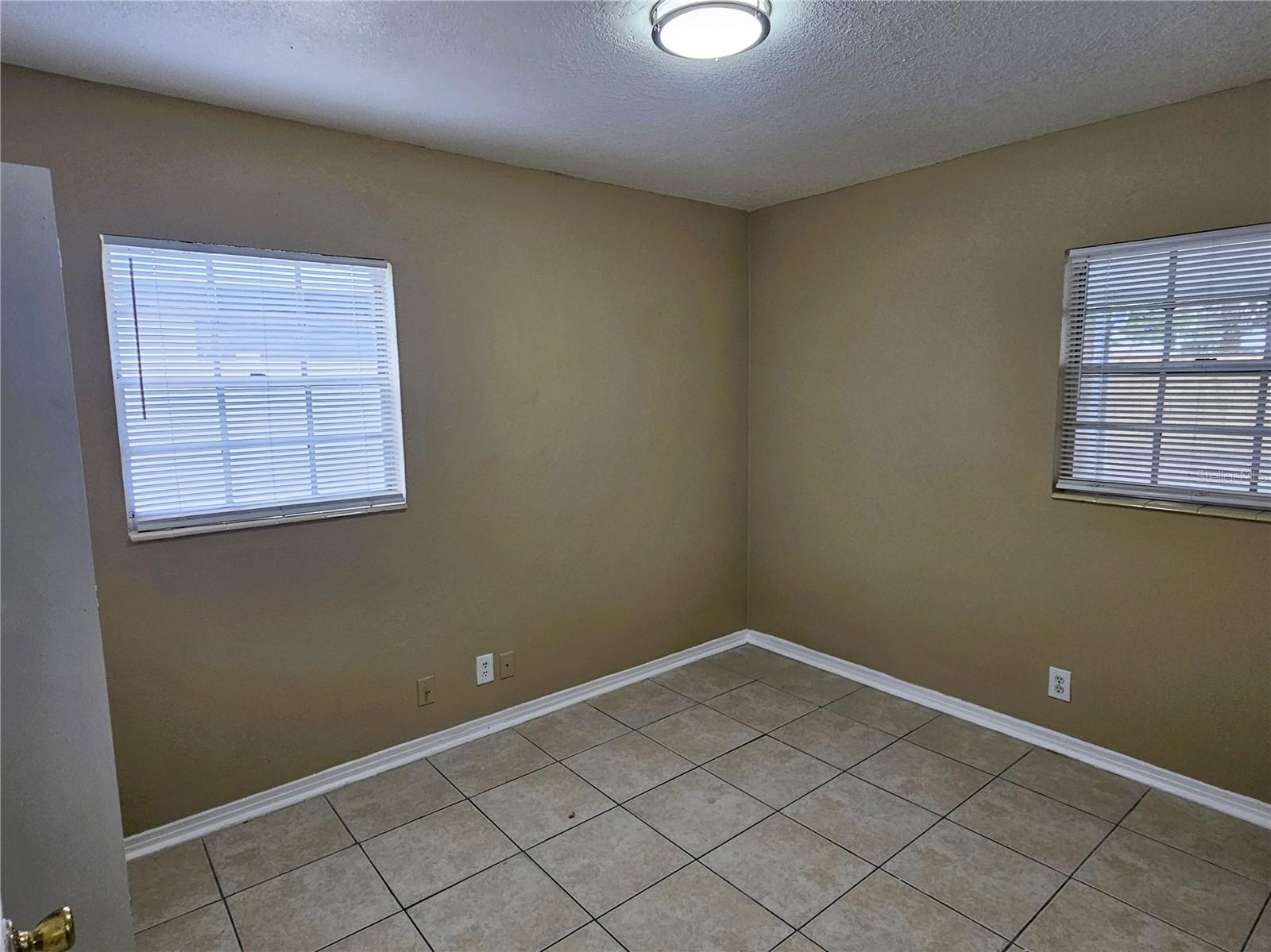 2221 E ANNIE ST, TAMPA, FL, 33612