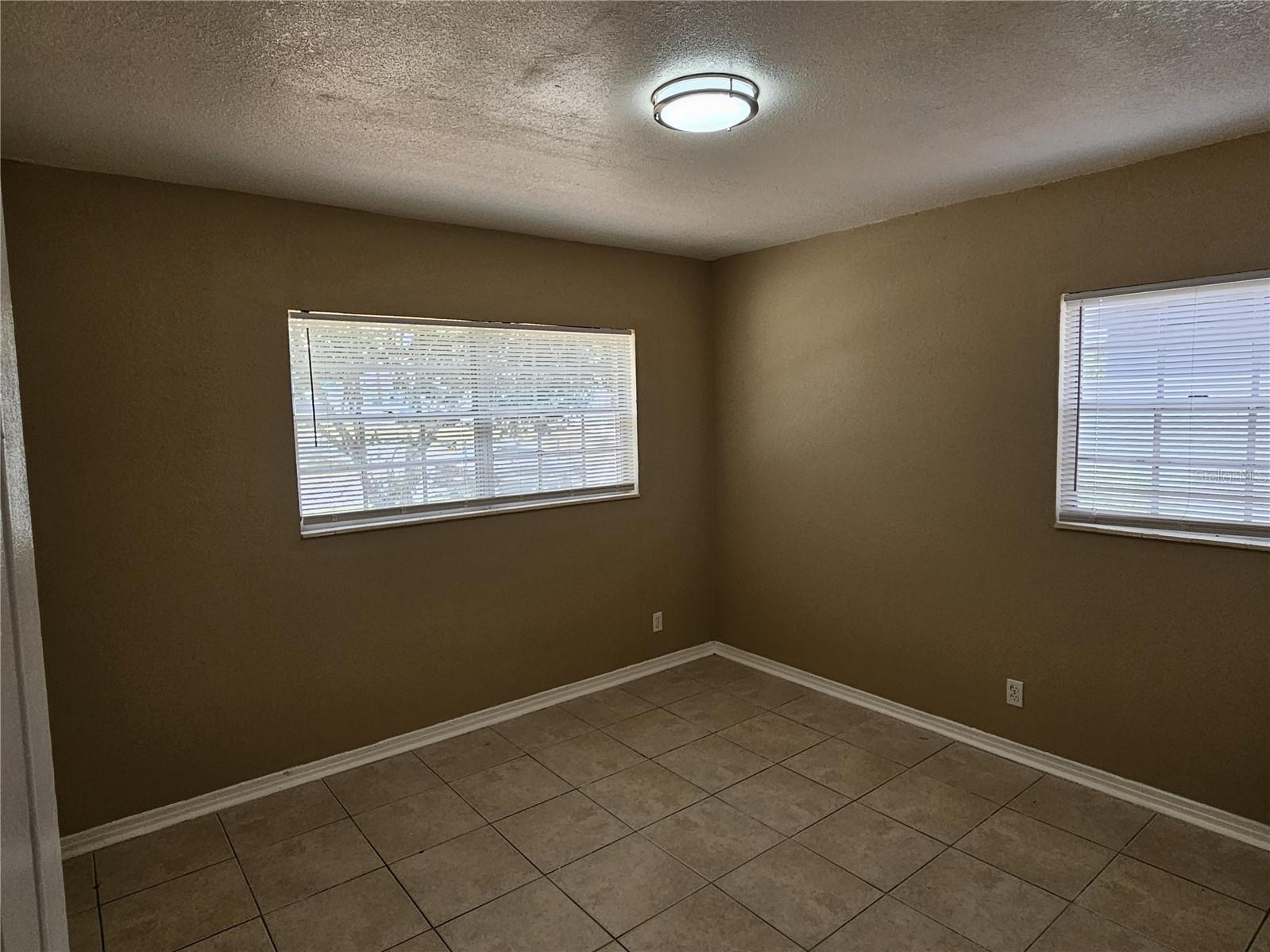 2221 E ANNIE ST, TAMPA, FL, 33612