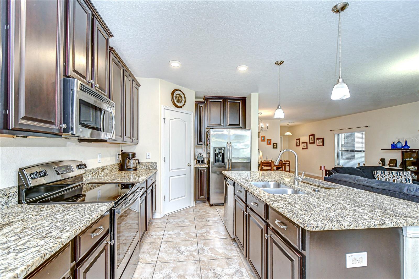 2723 GARDEN FALLS DR, BRANDON, FL, 33511