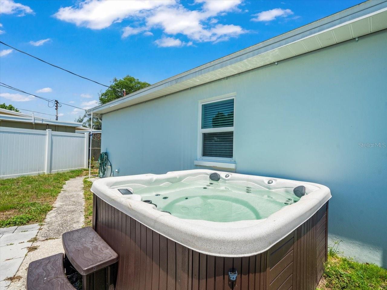 4005 W COACHMAN AVE, TAMPA, FL, 33611