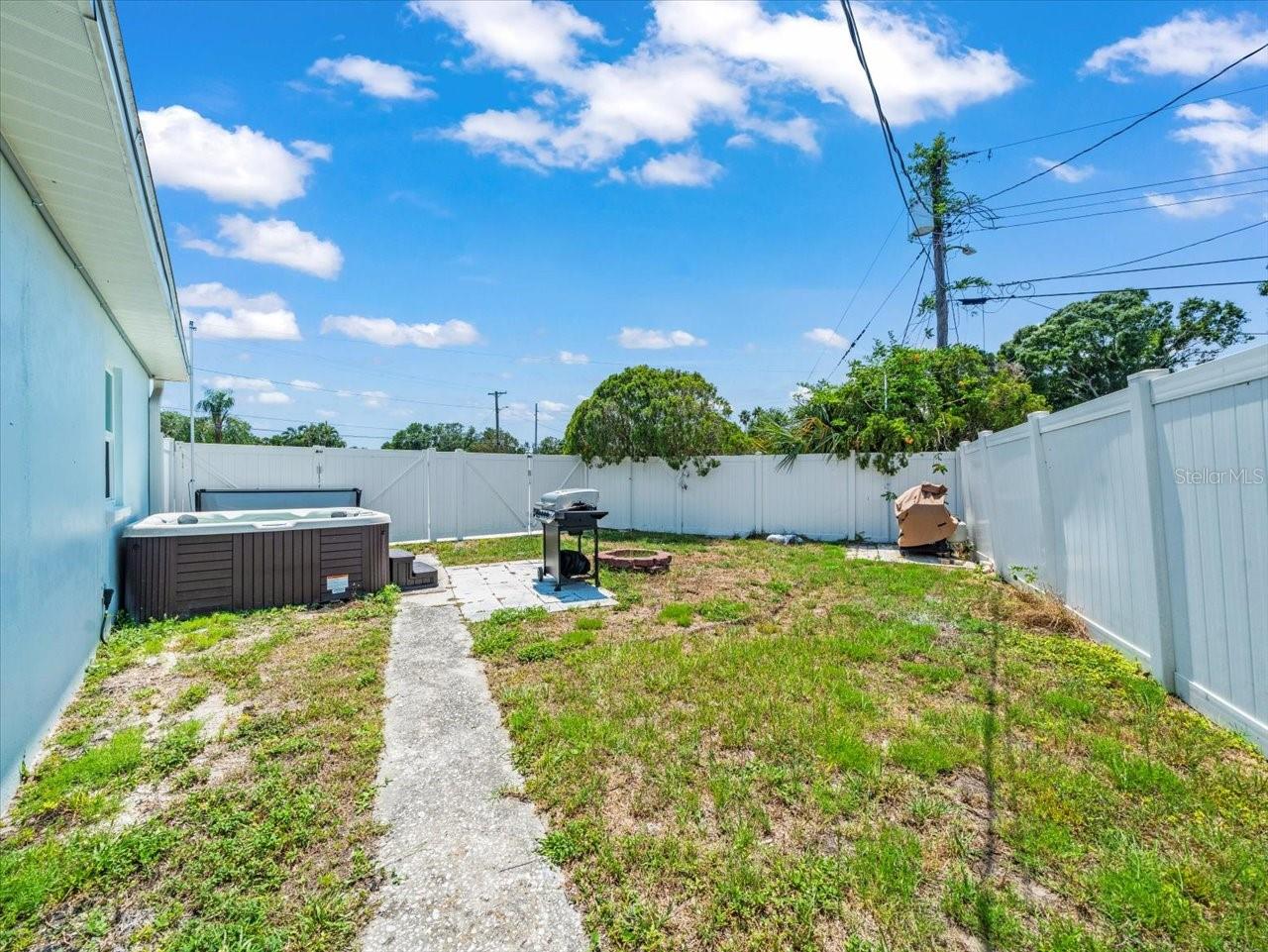 4005 W COACHMAN AVE, TAMPA, FL, 33611