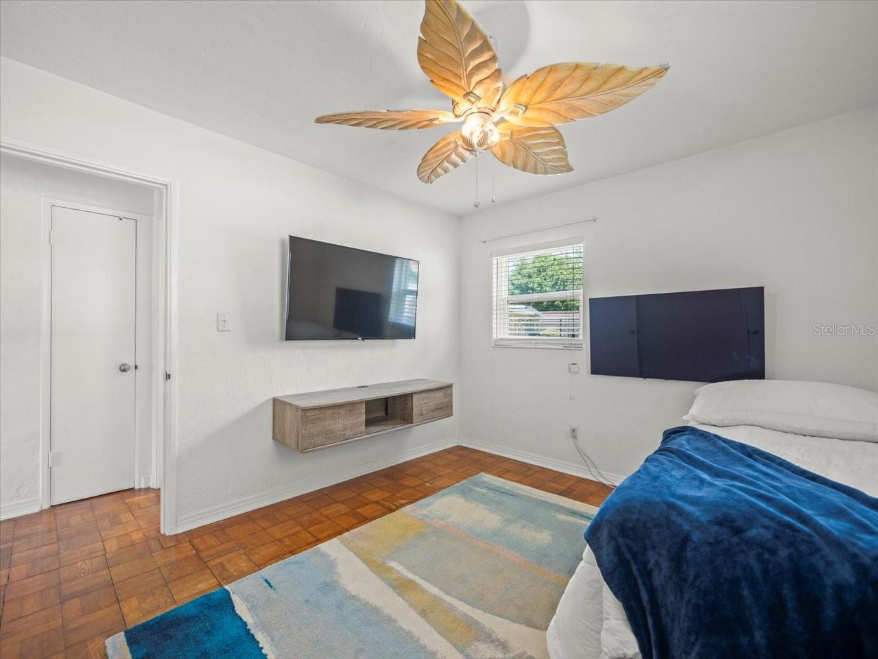 4005 W COACHMAN AVE, TAMPA, FL, 33611