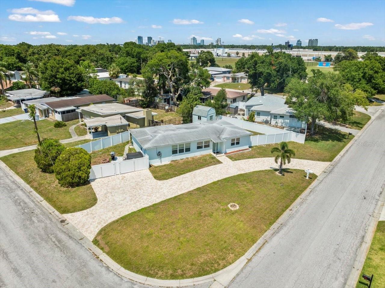 4005 W COACHMAN AVE, TAMPA, FL, 33611