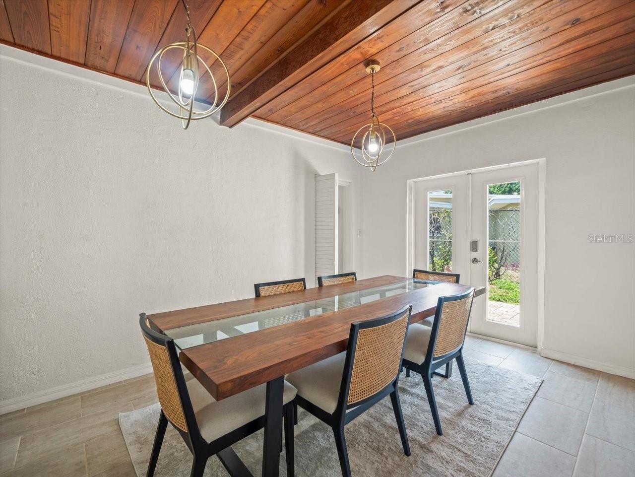 4005 W COACHMAN AVE, TAMPA, FL, 33611