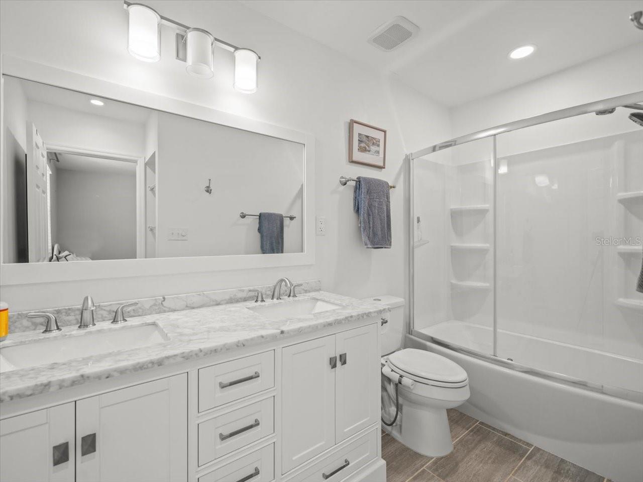 4005 W COACHMAN AVE, TAMPA, FL, 33611