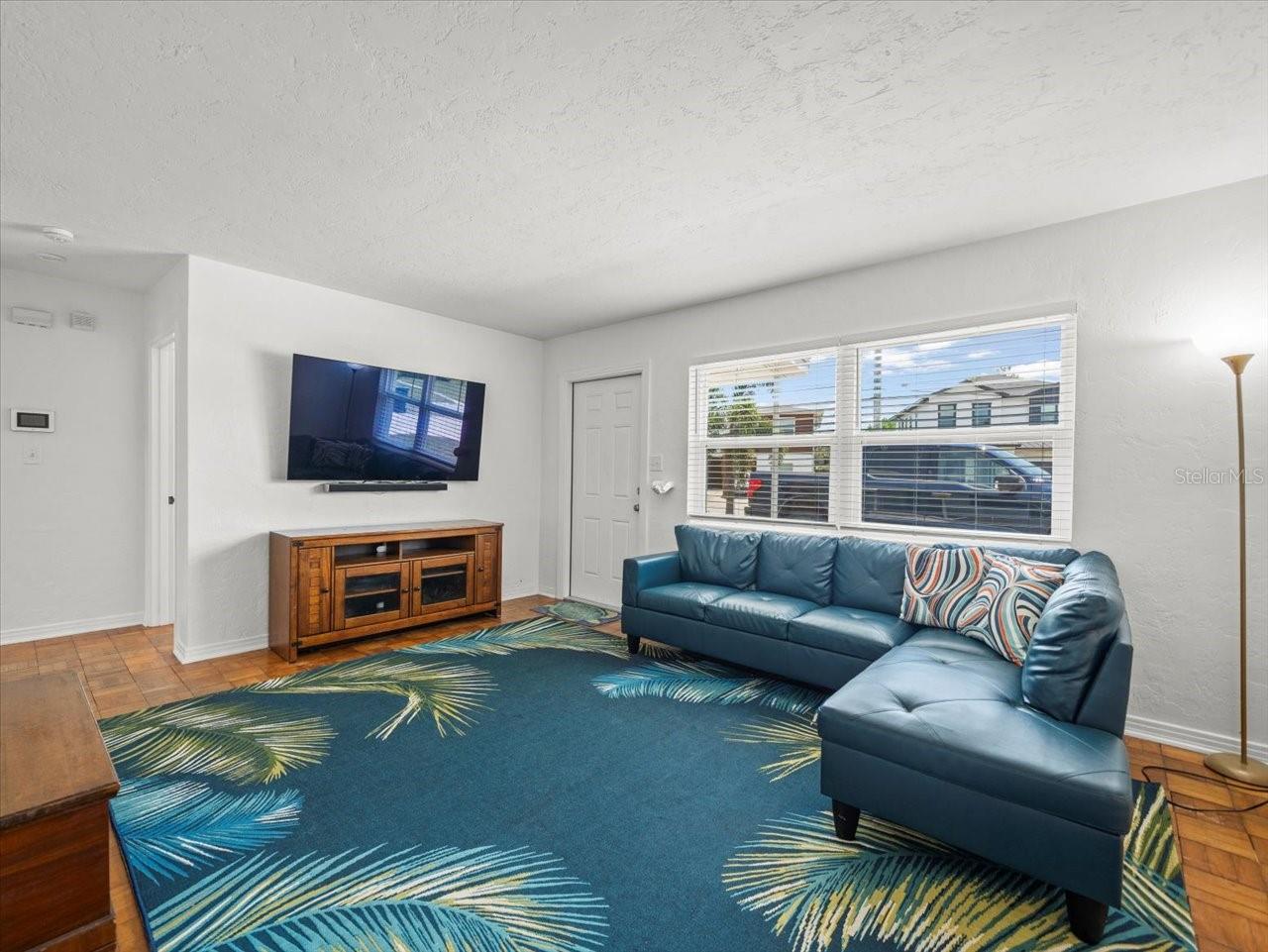 4005 W COACHMAN AVE, TAMPA, FL, 33611