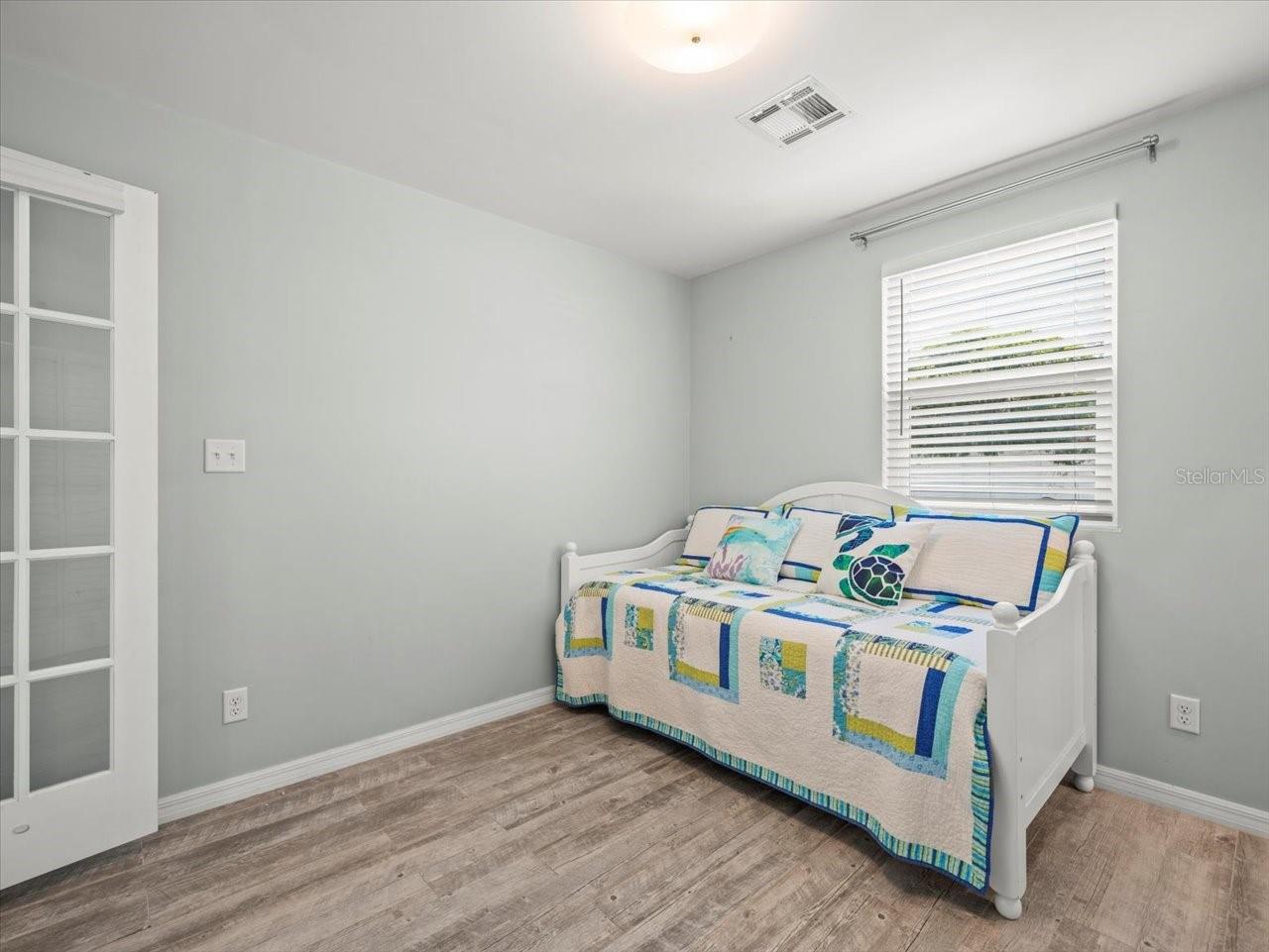 4005 W COACHMAN AVE, TAMPA, FL, 33611