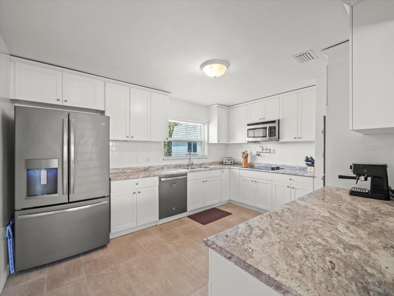 4005 W COACHMAN AVE, TAMPA, FL, 33611