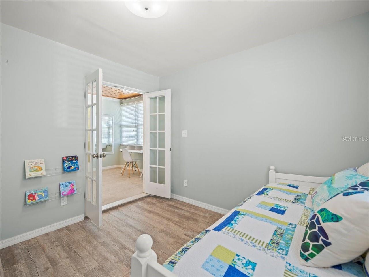 4005 W COACHMAN AVE, TAMPA, FL, 33611