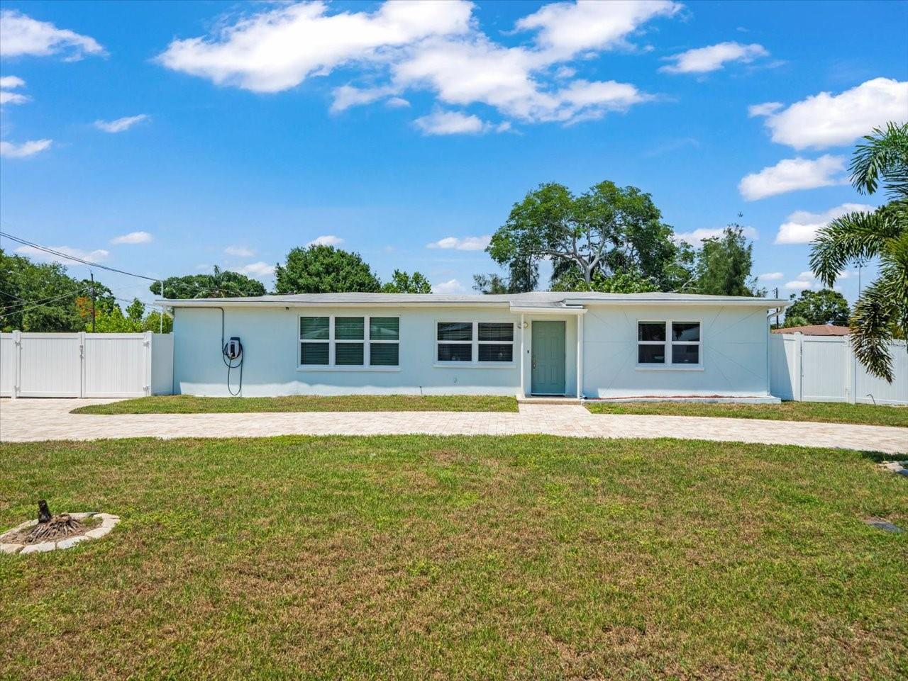 4005 W COACHMAN AVE, TAMPA, FL, 33611