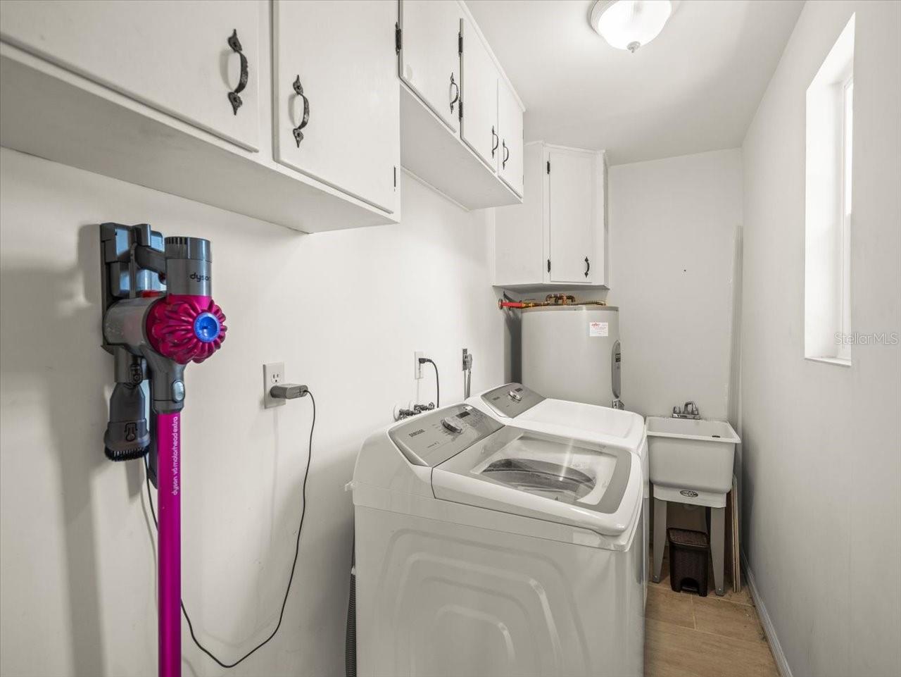 4005 W COACHMAN AVE, TAMPA, FL, 33611