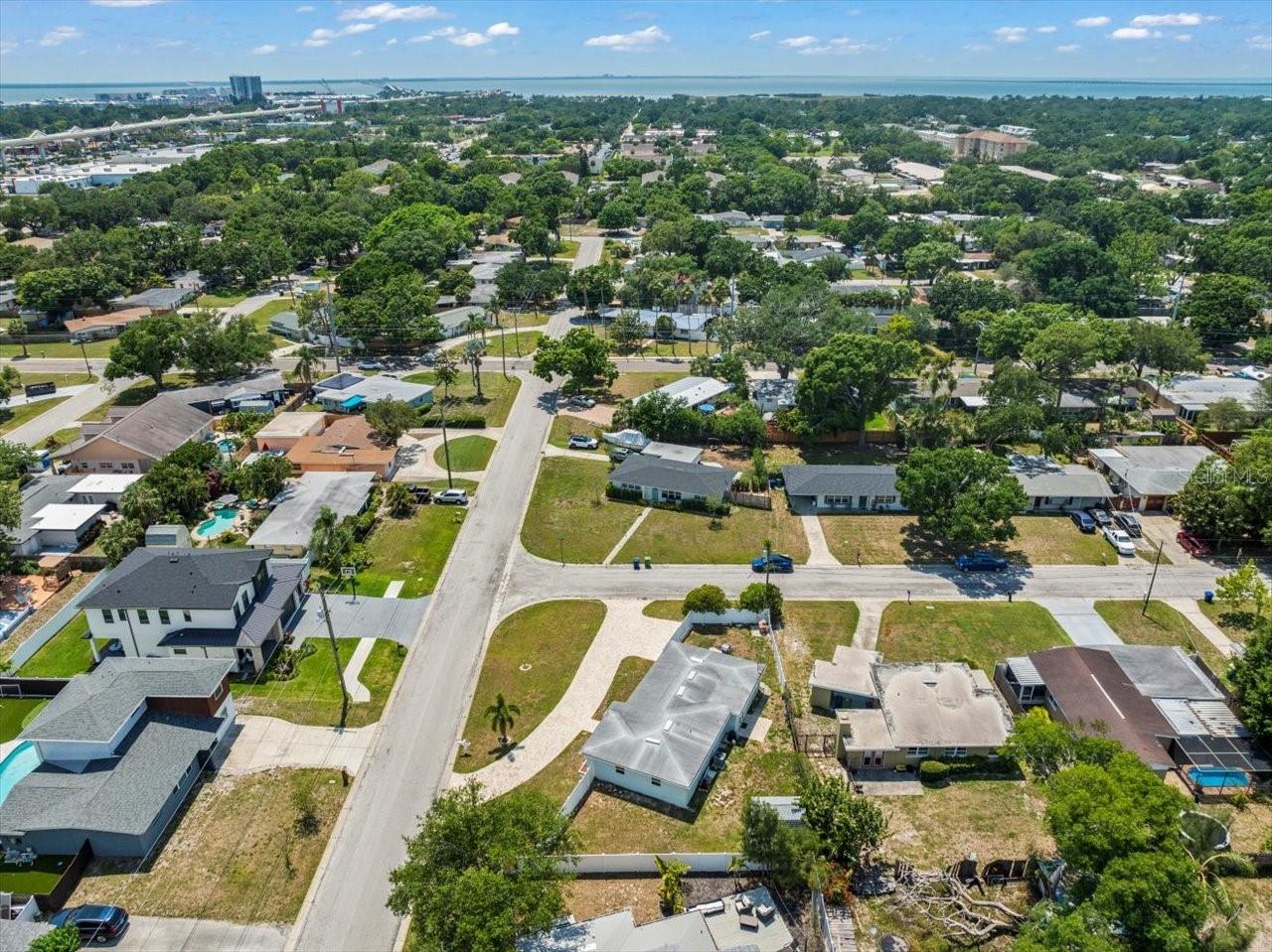 4005 W COACHMAN AVE, TAMPA, FL, 33611