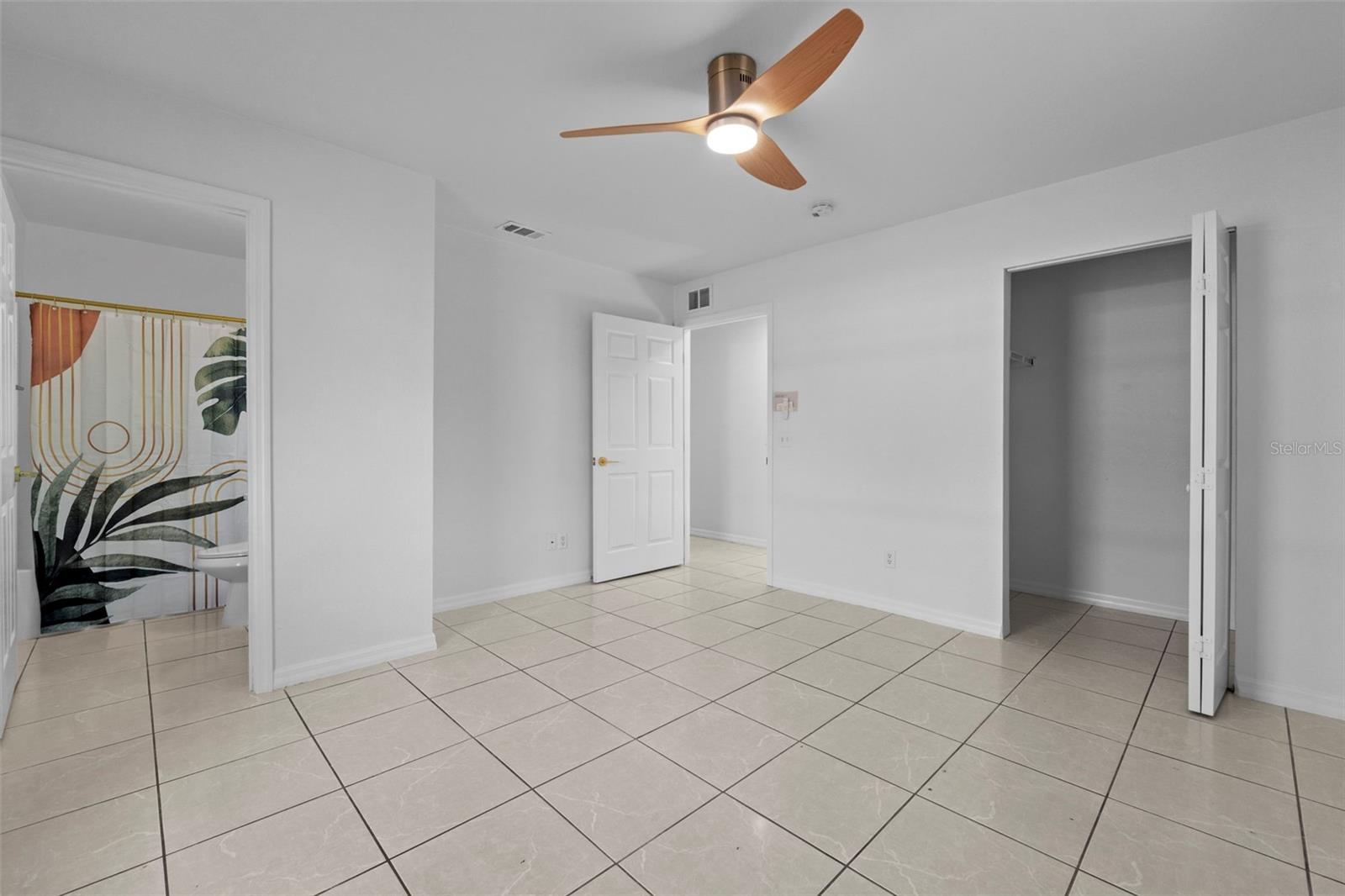 215 BRADBURY AVE, OAK HILL, FL, 32759