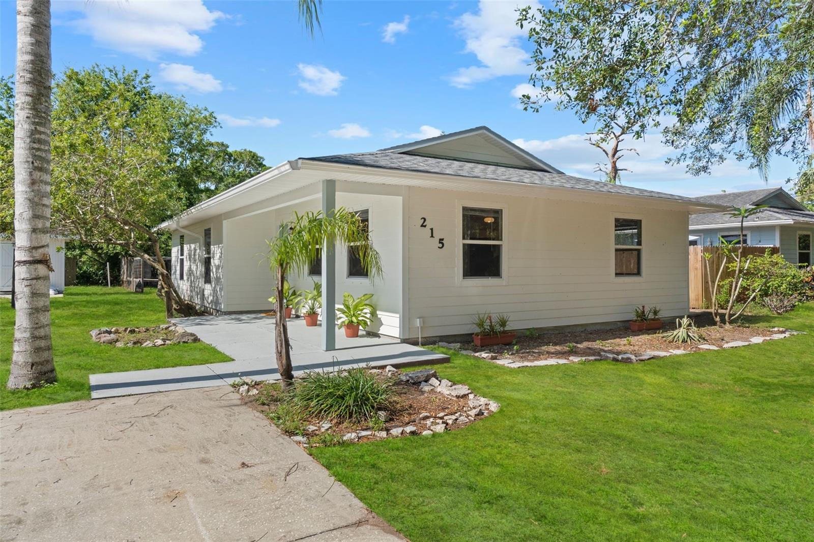 215 BRADBURY AVE, OAK HILL, FL, 32759