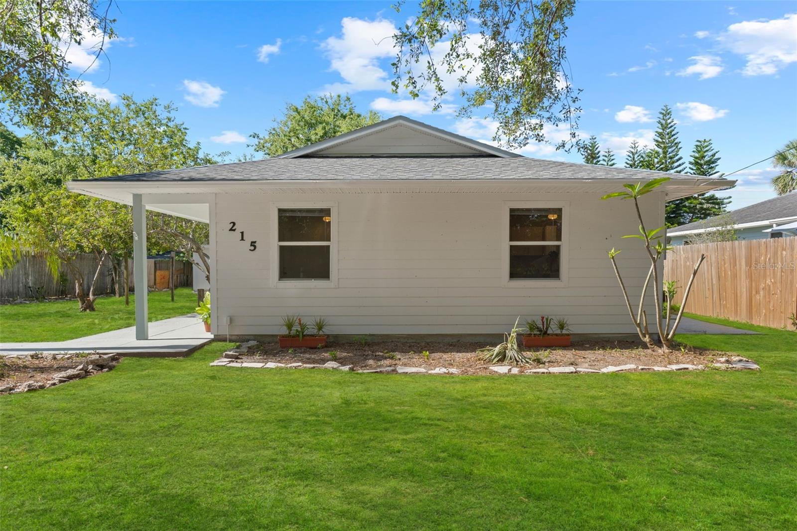 215 BRADBURY AVE, OAK HILL, FL, 32759