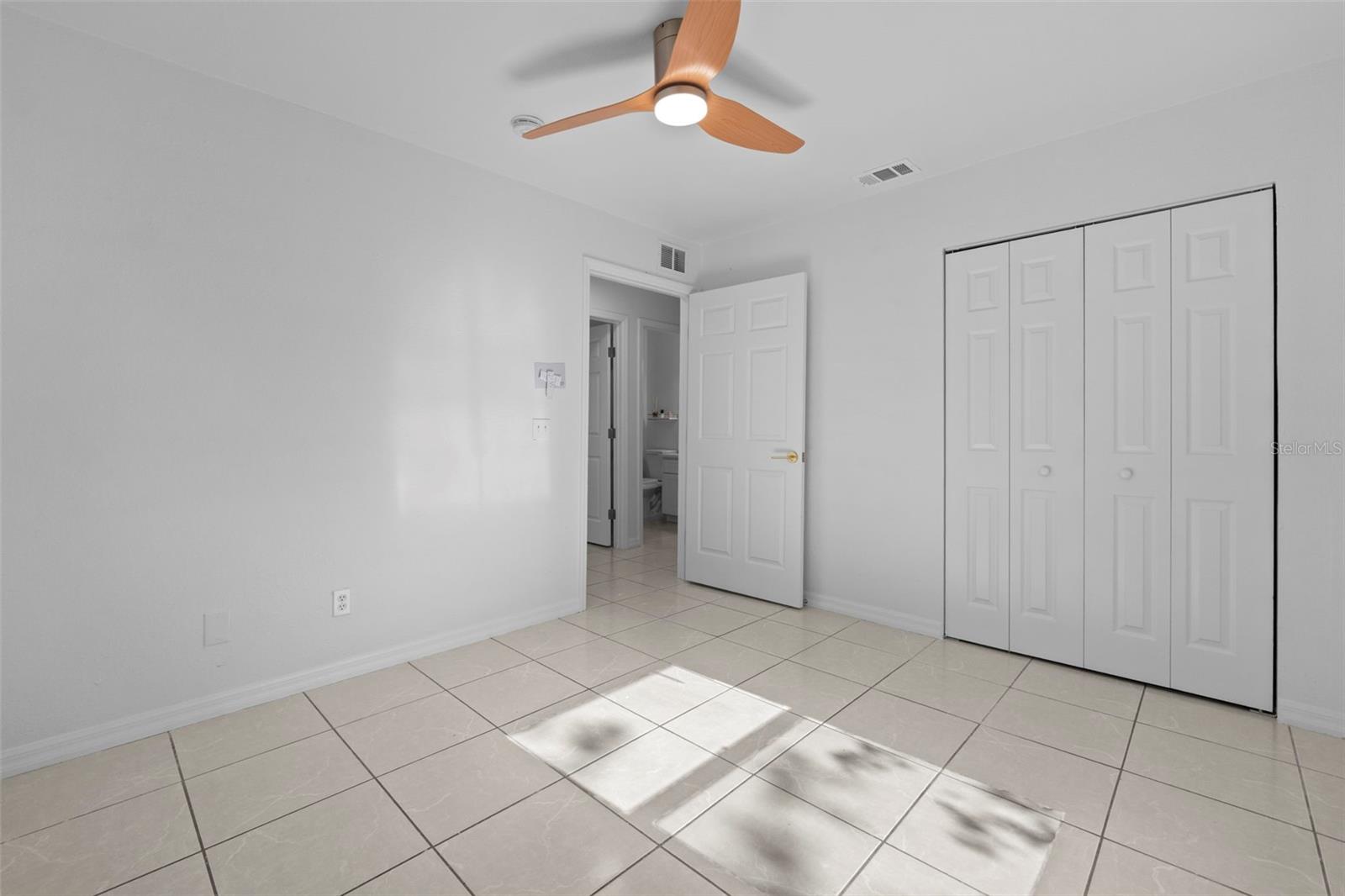 215 BRADBURY AVE, OAK HILL, FL, 32759