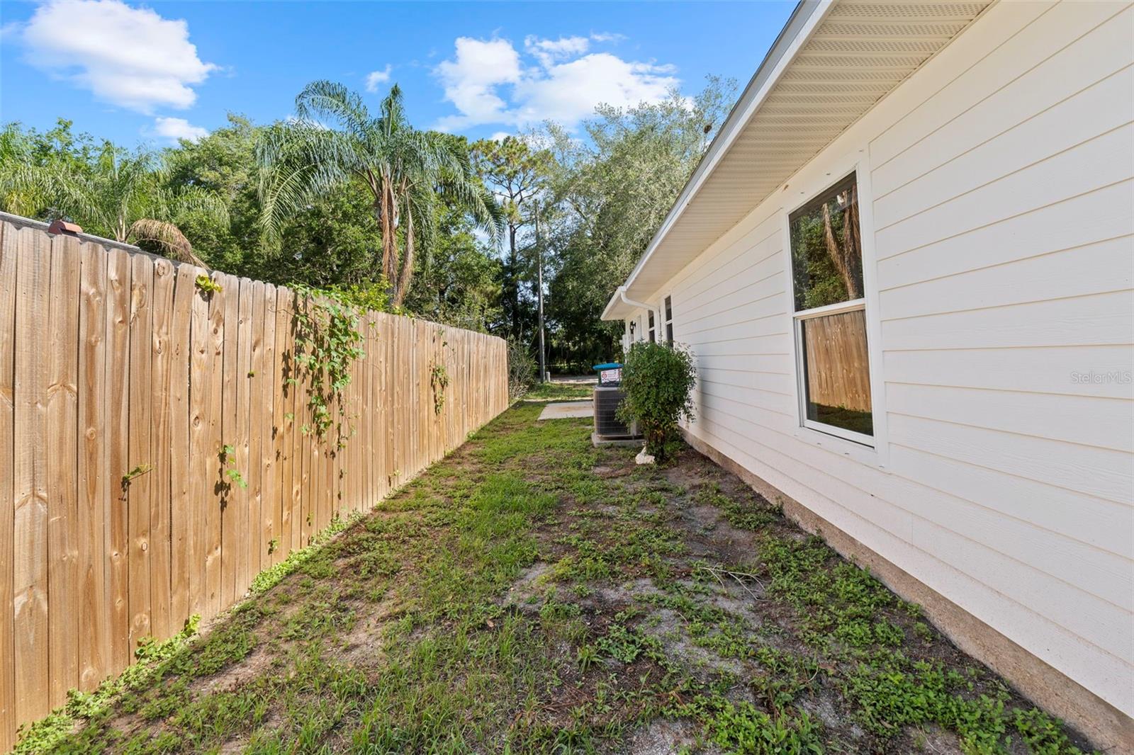 215 BRADBURY AVE, OAK HILL, FL, 32759