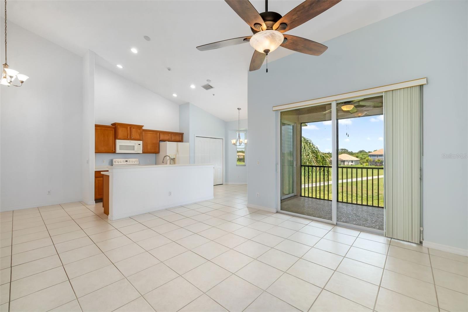 905 FAIRWAYCOVE LN #203, BRADENTON, FL, 34212