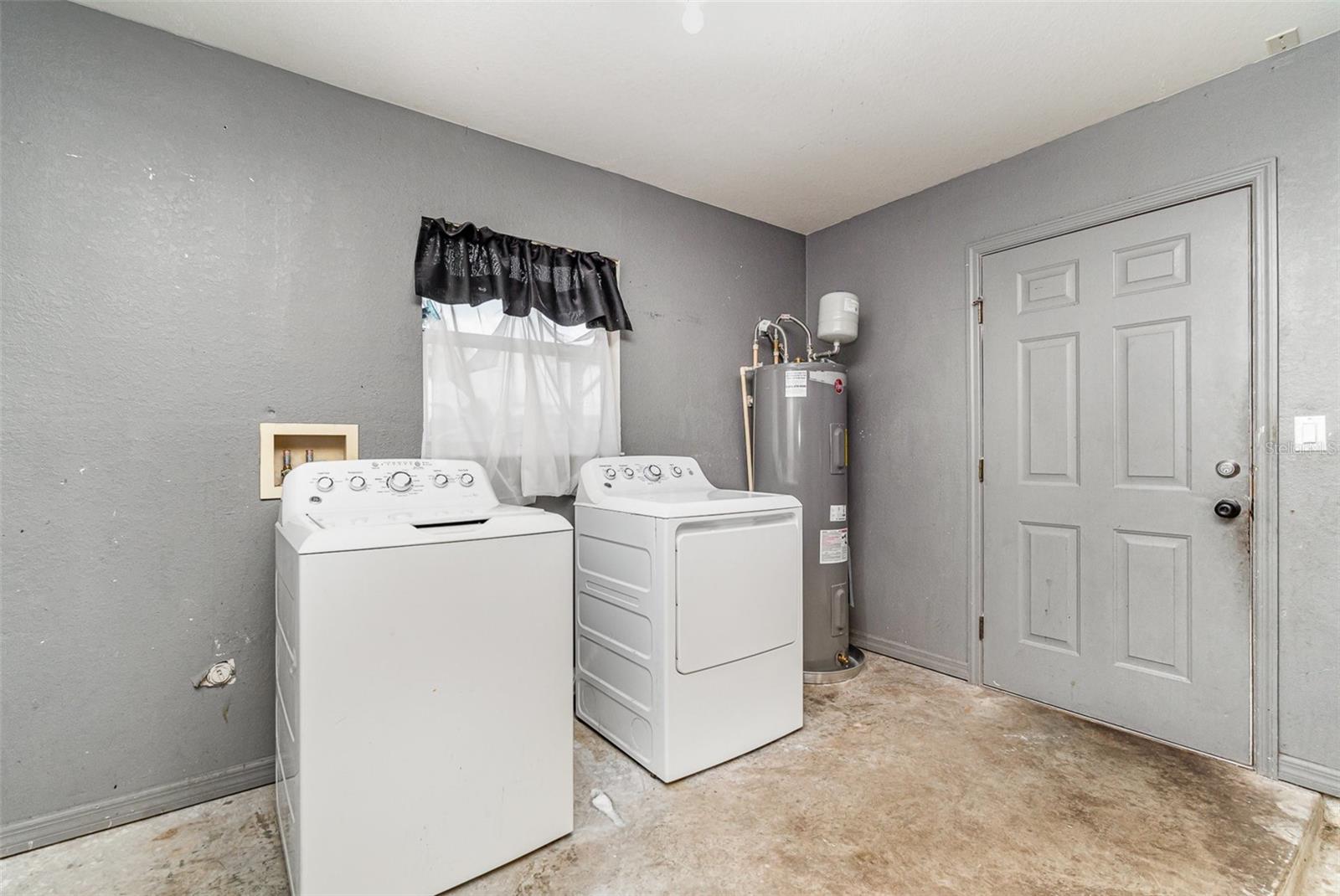 2420 LINTON LN, PORT CHARLOTTE, FL, 33952