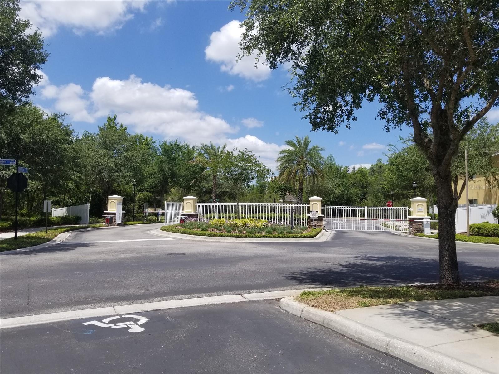 8575 TRAIL WIND DR, TAMPA, FL, 33647