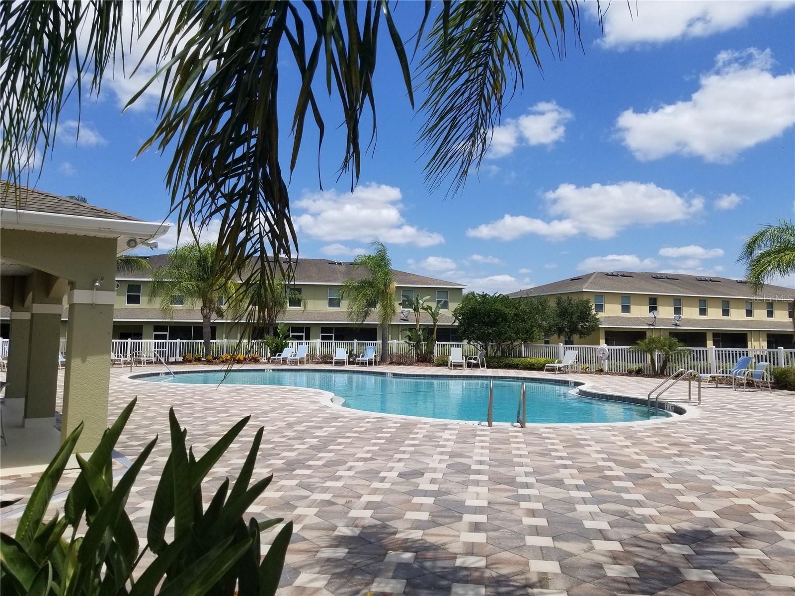 8575 TRAIL WIND DR, TAMPA, FL, 33647