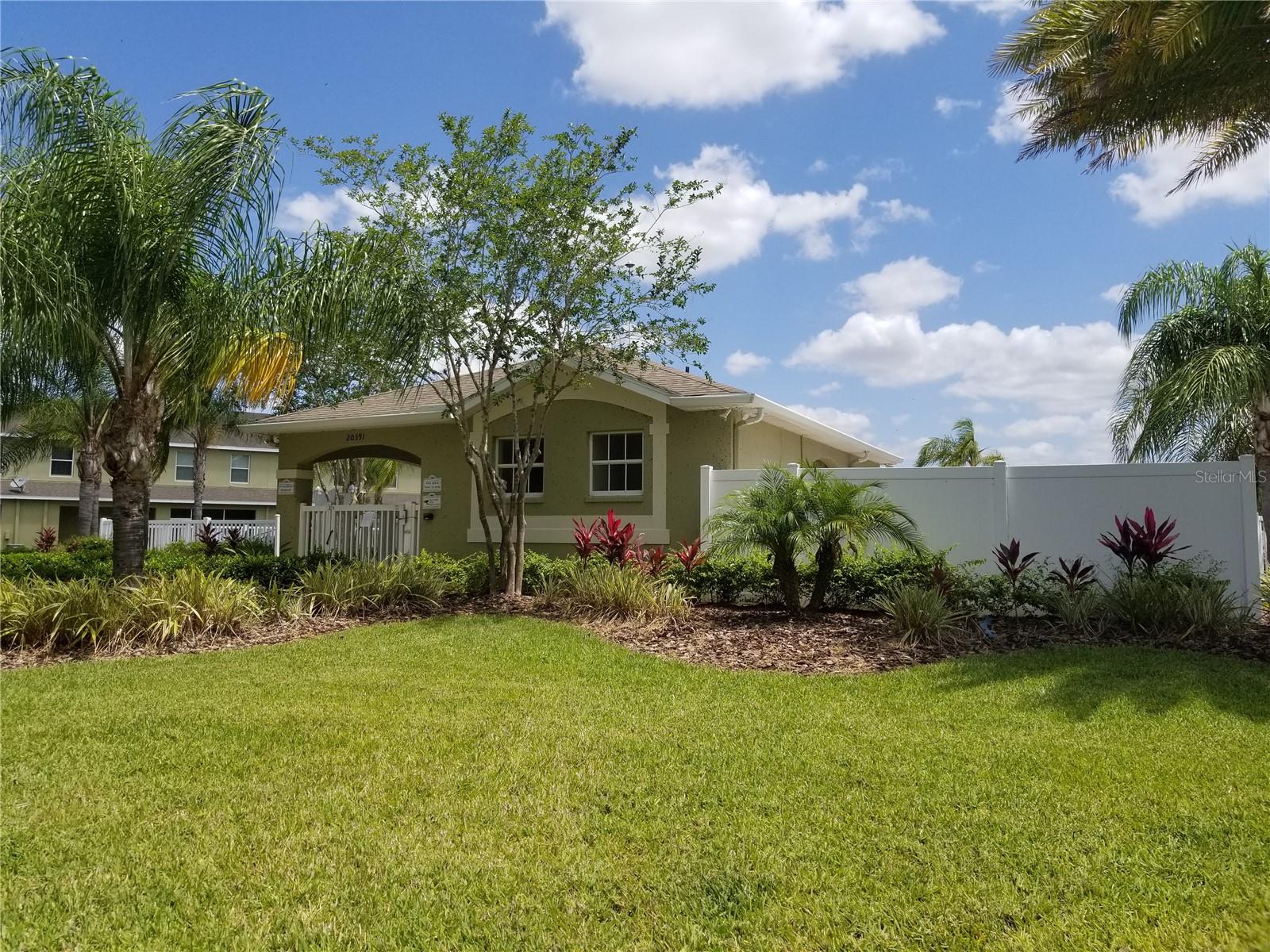 8575 TRAIL WIND DR, TAMPA, FL, 33647