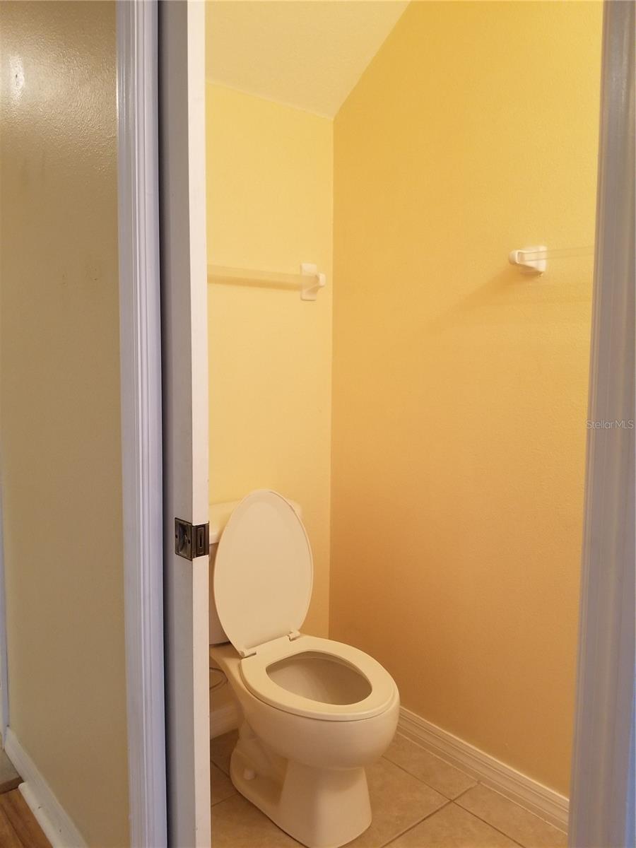 8575 TRAIL WIND DR, TAMPA, FL, 33647