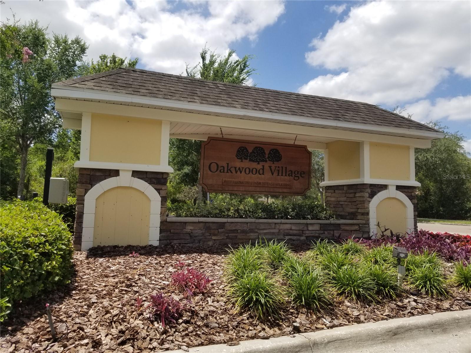 8575 TRAIL WIND DR, TAMPA, FL, 33647