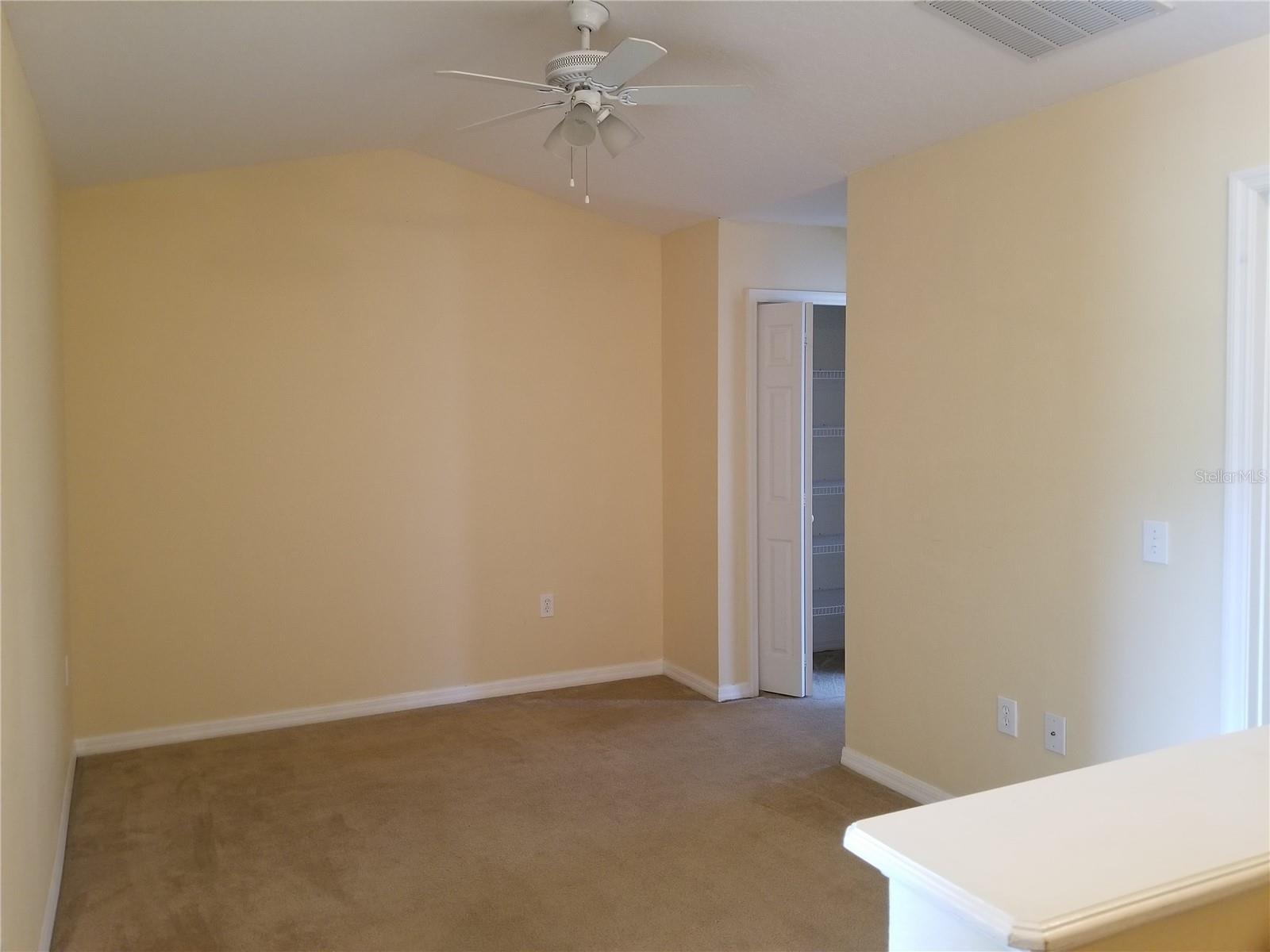 8575 TRAIL WIND DR, TAMPA, FL, 33647