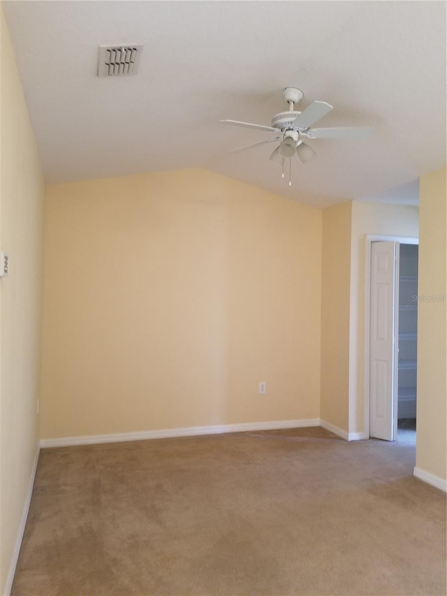 8575 TRAIL WIND DR, TAMPA, FL, 33647