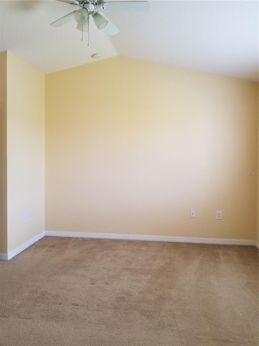 8575 TRAIL WIND DR, TAMPA, FL, 33647