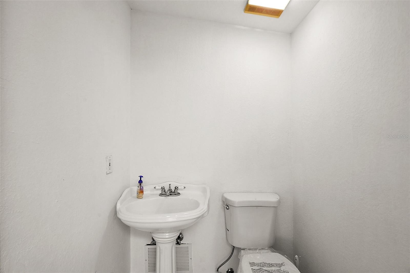 9846 US HIGHWAY 441, LEESBURG, FL, 34788