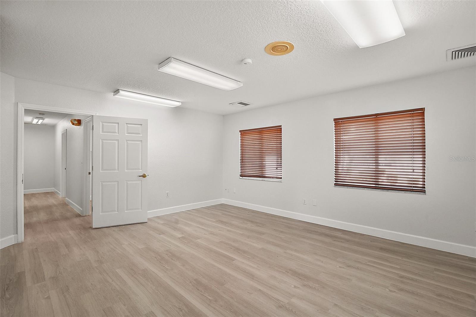 9846 US HIGHWAY 441, LEESBURG, FL, 34788