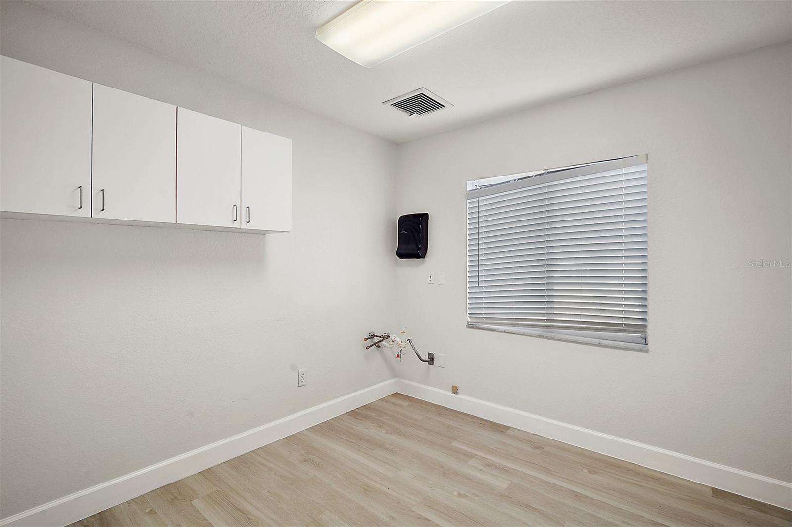 9846 US HIGHWAY 441, LEESBURG, FL, 34788