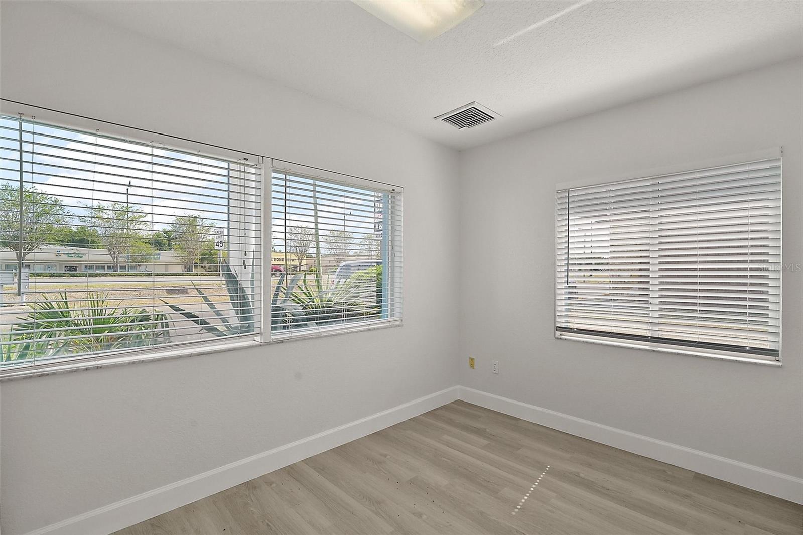 9846 US HIGHWAY 441, LEESBURG, FL, 34788