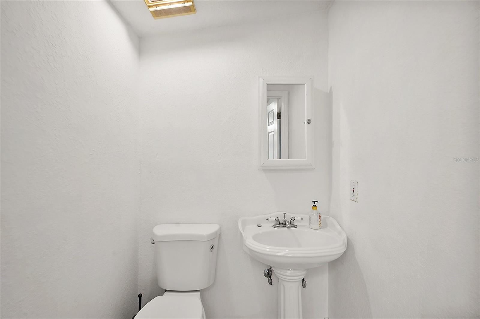 9846 US HIGHWAY 441, LEESBURG, FL, 34788