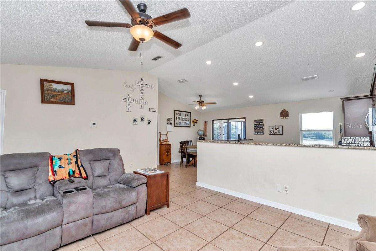 16386 SE 156TH PLACE RD, WEIRSDALE, FL, 32195